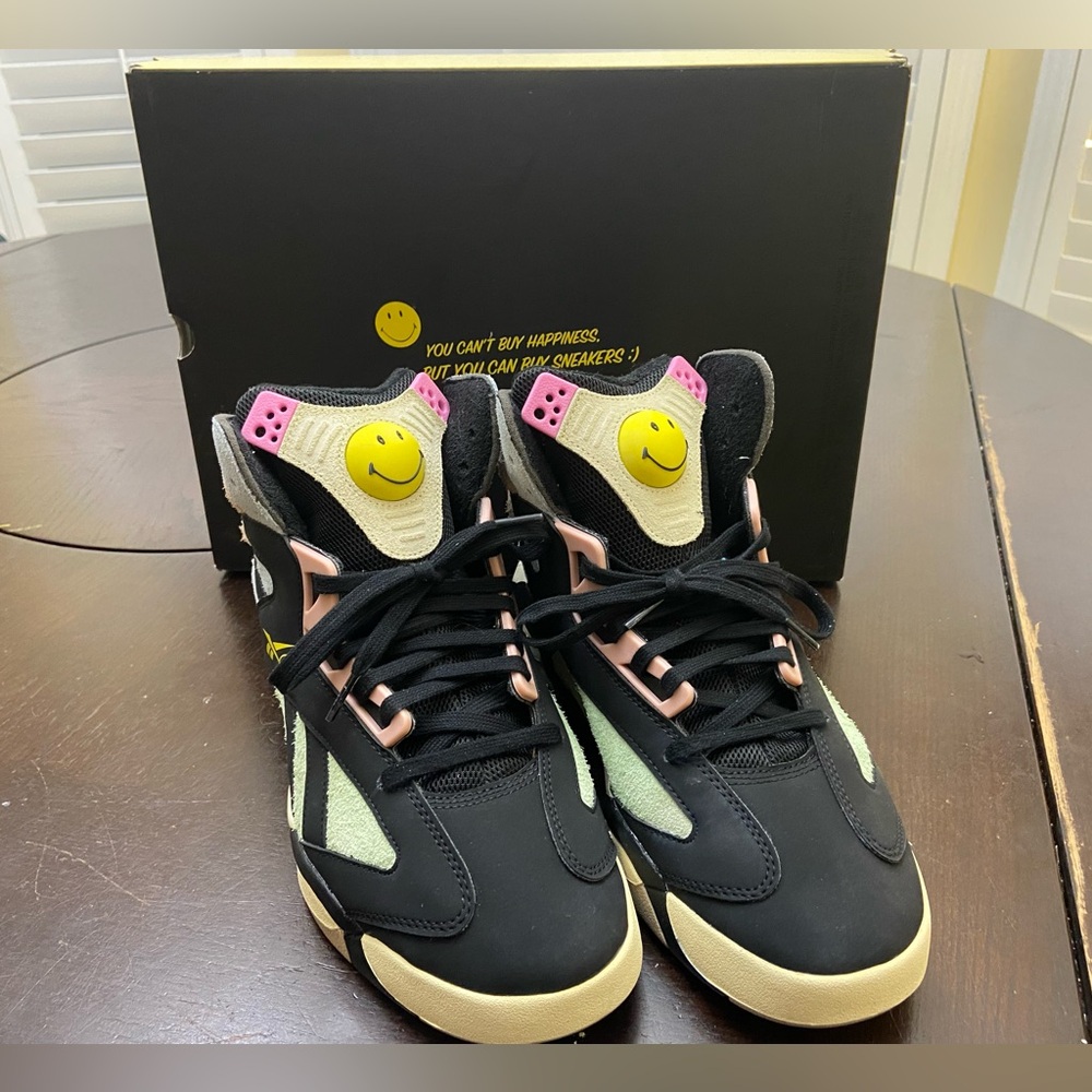 like new mens Reebok Classics x Smiley Shaq Attaq Basketball shoes!!
